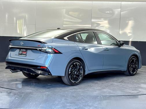 Atlantic Gray/Super Black 2026 Nissan Sentra SR