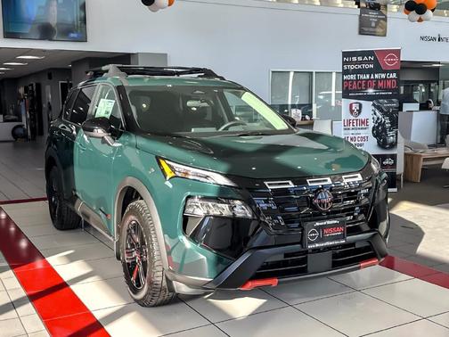 Obsidian Green 2027 Nissan Rogue Rock Creek