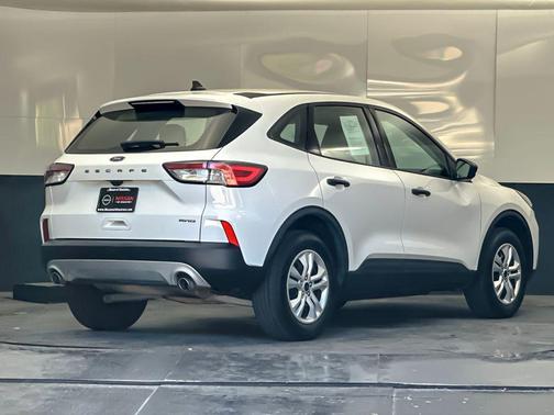 Oxford White 2022 Ford Escape S