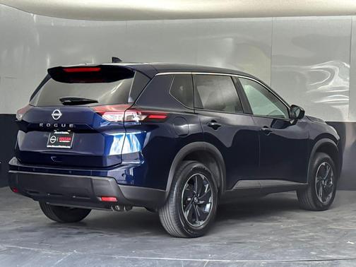 Deep Ocean Blue Pearl 2025 Nissan Rogue SV