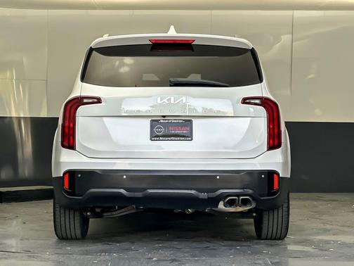 Glacial White Pearl 2024 Kia Telluride S