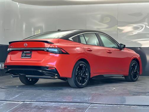 Energetic Ember/Super Black 2026 Nissan Sentra SR