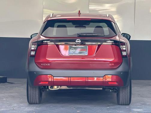 Scarlet Ember Tintcoat 2025 Nissan Kicks SR