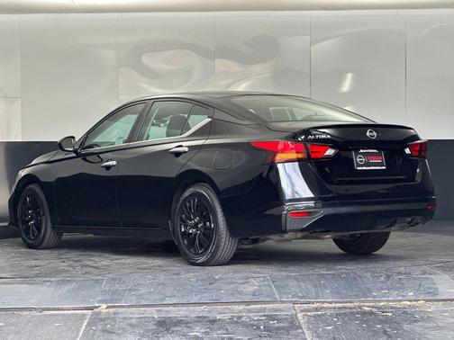 2022 Nissan Altima S FWD