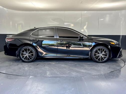 Midnight Black Metallic 2023 Toyota Camry SE