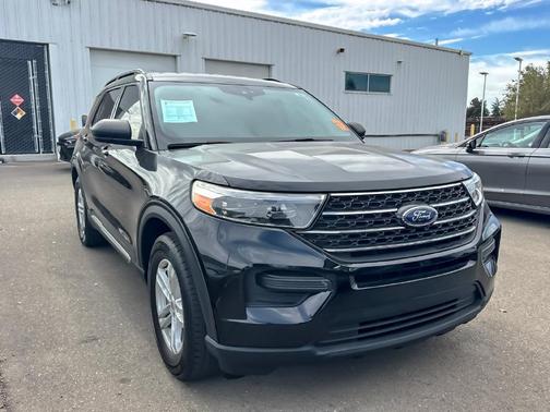 Agate Black Metallic 2021 Ford Explorer XLT