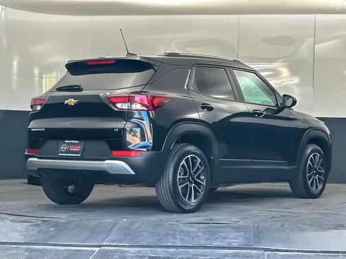 Mosaic Black Metallic 2025 Chevrolet Trailblazer LT