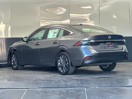 Gun Metallic 2027 Nissan Sentra SL