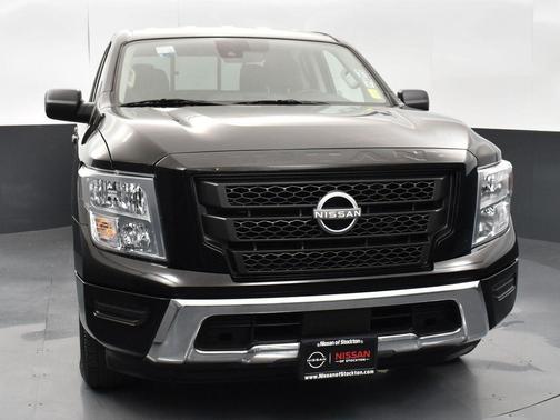 Super Black 2023 Nissan Titan SV