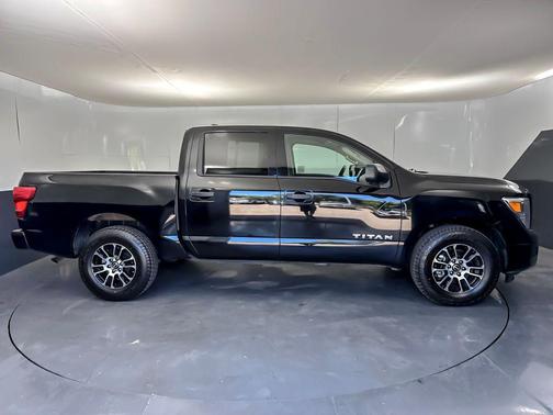 Super Black 2023 Nissan Titan SV