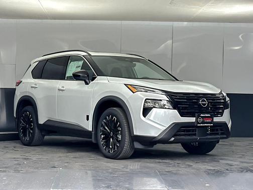 Everest White Pearl Tricoat 2026 Nissan Rogue Dark Armor