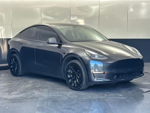Stealth Grey 2024 Tesla Model Y Long Range Single Motor Rear-Wheel Drive