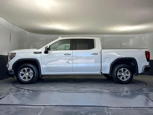 Summit White 2025 GMC Sierra 1500 SLT