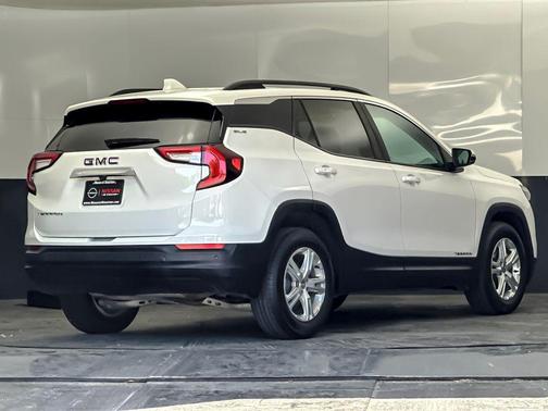 Summit White 2022 GMC Terrain SLE