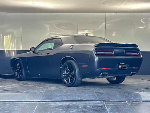 Granite Pearlcoat 2016 Dodge Challenger SXT