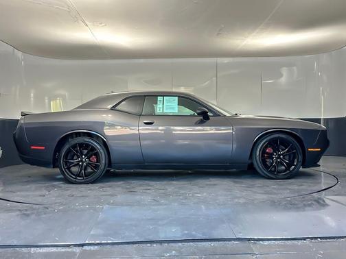 Granite Pearlcoat 2016 Dodge Challenger SXT
