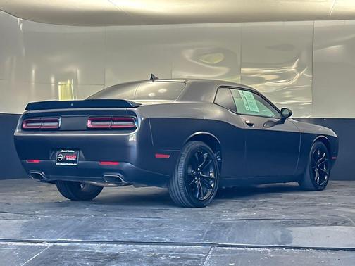 Granite Pearlcoat 2016 Dodge Challenger SXT