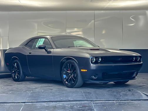 Granite Pearlcoat 2016 Dodge Challenger SXT