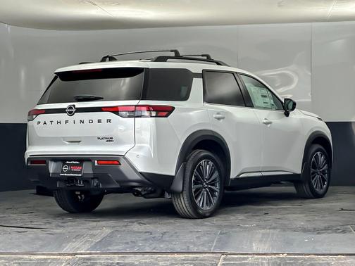 Everest White Pearl Tricoat 2026 Nissan Pathfinder Platinum