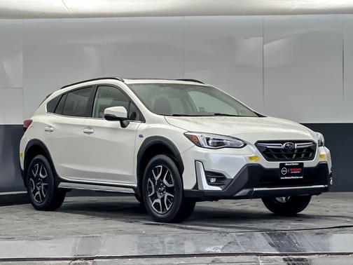 Crystal White Pearl 2021 Subaru Crosstrek Hybrid Base