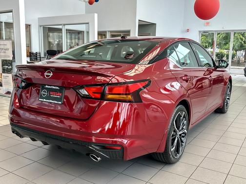Scarlet Ember Tintcoat 2026 Nissan Altima SR FWD