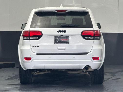 2022 Jeep Grand Cherokee Laredo
