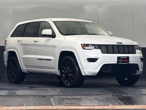 2022 Jeep Grand Cherokee Laredo