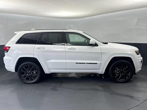 2022 Jeep Grand Cherokee Laredo