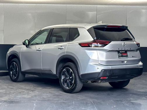 Brilliant Silver Metallic 2024 Nissan Rogue SV