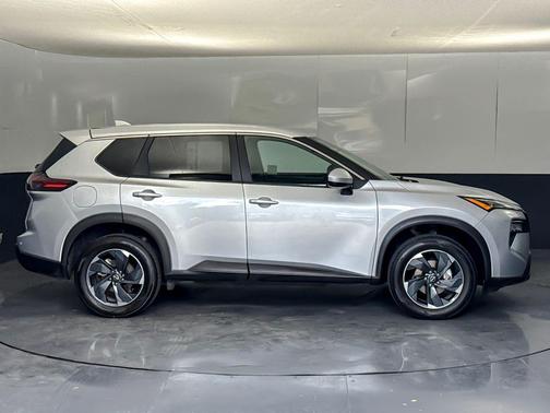Brilliant Silver Metallic 2024 Nissan Rogue SV