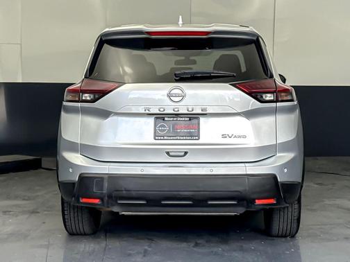 Brilliant Silver Metallic 2024 Nissan Rogue SV