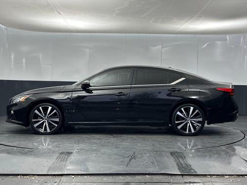 2022 Nissan Altima SR FWD