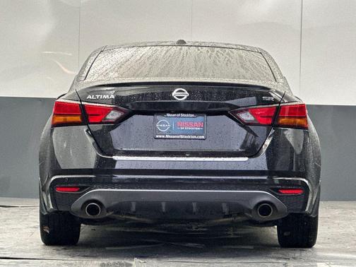 2022 Nissan Altima SR FWD