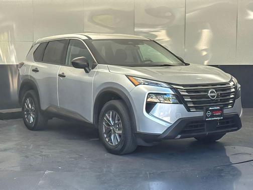 Brilliant Silver Metallic 2024 Nissan Rogue S