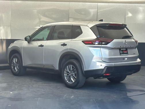 Brilliant Silver Metallic 2024 Nissan Rogue S