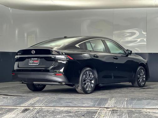Super Black 2026 Nissan Sentra SL