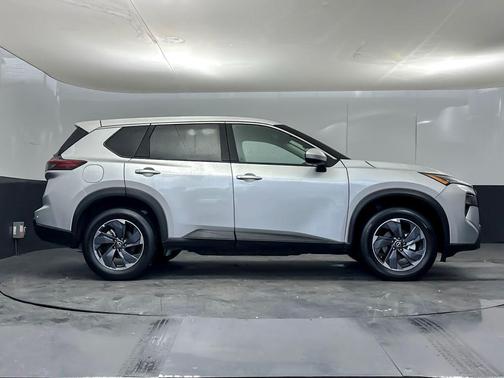 Brilliant Silver Metallic 2025 Nissan Rogue SV