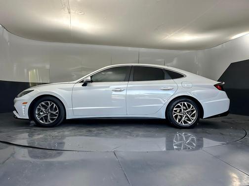 Quartz White 2022 Hyundai SONATA SEL