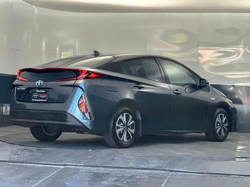 Magnetic Gray Metallic 2017 Toyota Prius Prime Premium