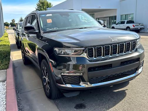 Rocky Mountain Pearlcoat 2023 Jeep Grand Cherokee L Limited
