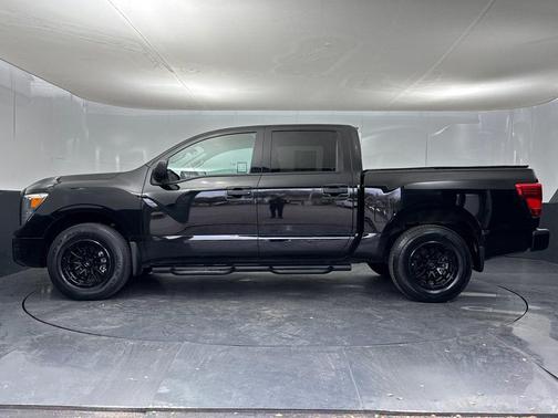 2022 Nissan Titan S