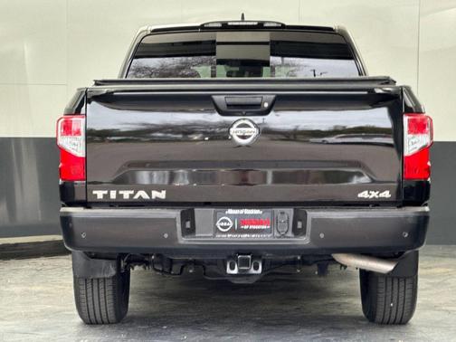 2022 Nissan Titan S