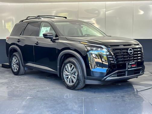 Super Black 2026 Nissan Pathfinder SL