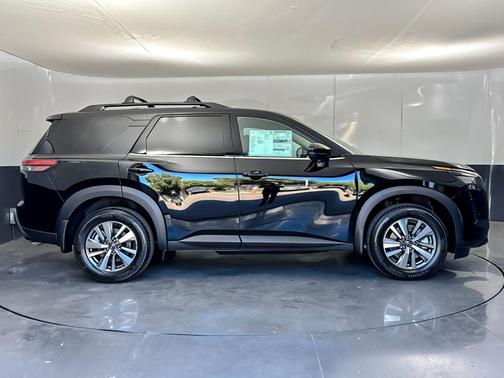Super Black 2026 Nissan Pathfinder SL