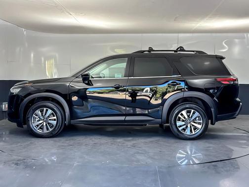 Super Black 2026 Nissan Pathfinder SL