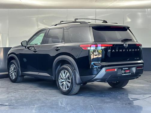 Super Black 2026 Nissan Pathfinder SL
