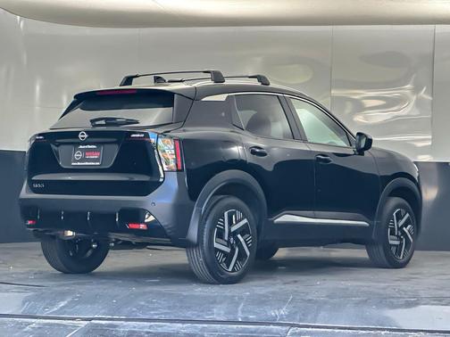 Super Black 2026 Nissan Kicks SV