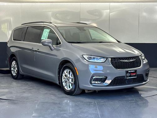 Ceramic Gray Clearcoat 2022 Chrysler Pacifica Touring L