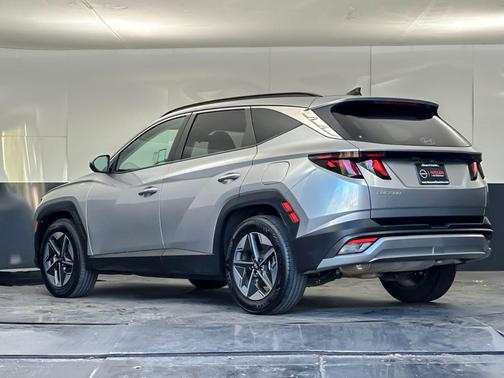 Shimmering Silver 2025 Hyundai TUCSON SEL