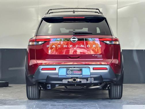 Scarlet Ember/Super Black 2026 Nissan Pathfinder Platinum